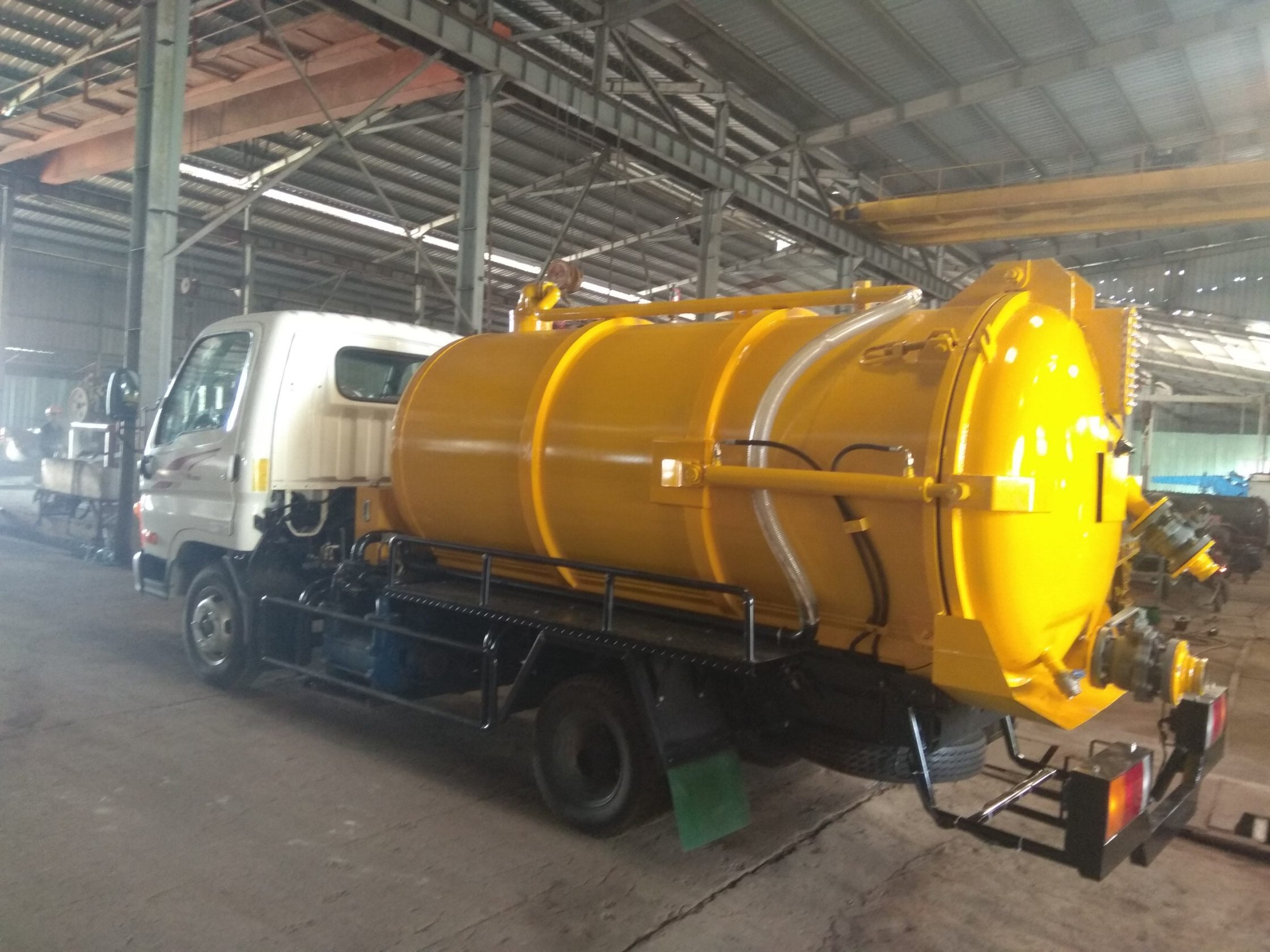 xe hút hầm cầu 2m3 hyundai